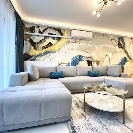 Coquette Apartment Braşov Buitenkant foto