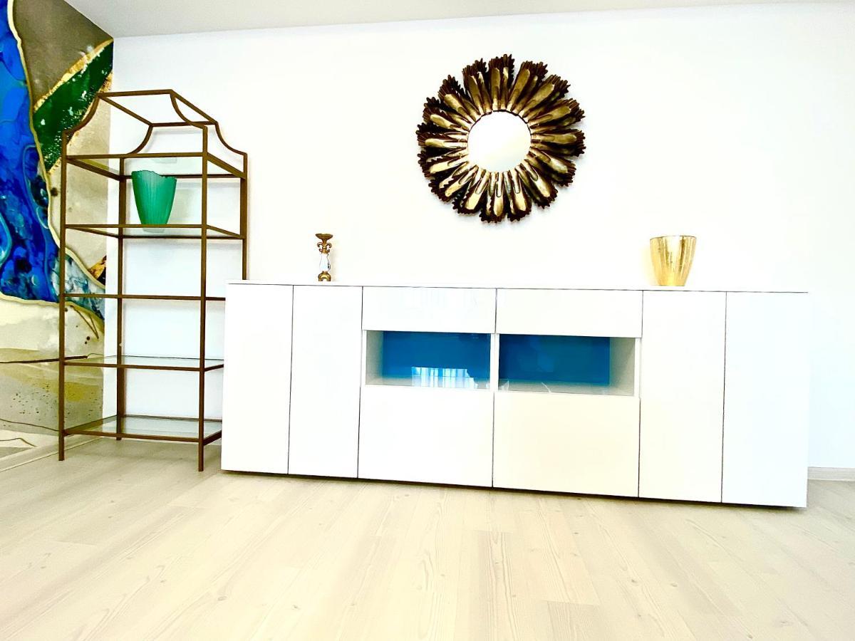 Coquette Apartment Braşov Buitenkant foto