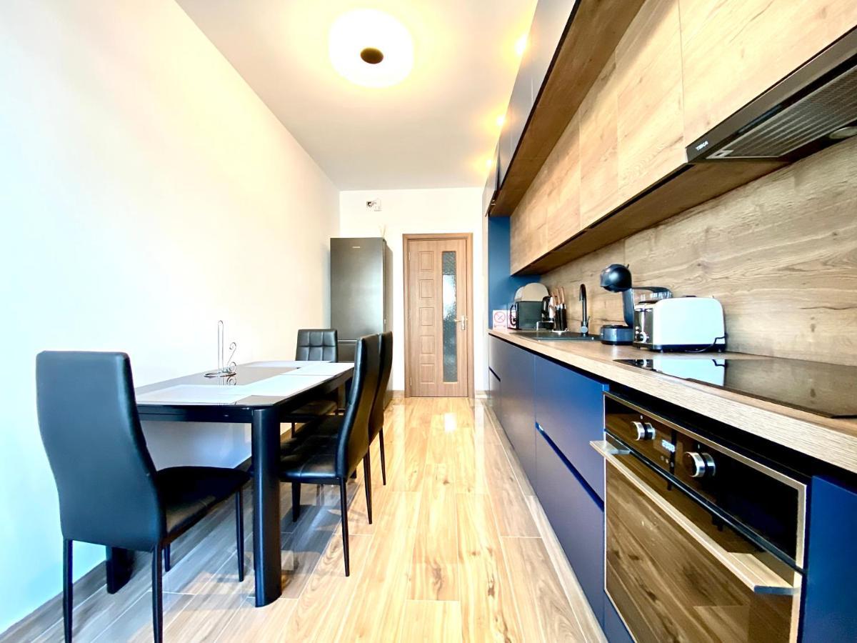 Coquette Apartment Braşov Buitenkant foto