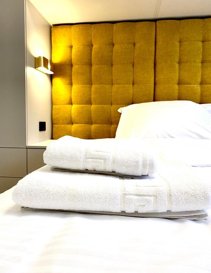 Coquette Apartment Braşov Buitenkant foto