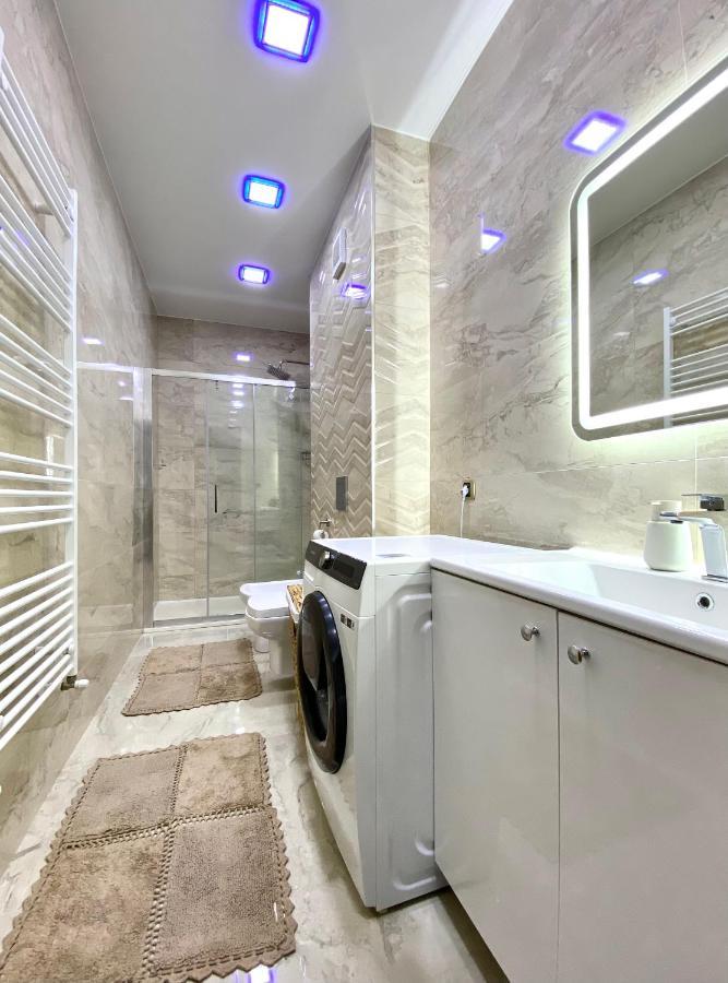 Coquette Apartment Braşov Buitenkant foto